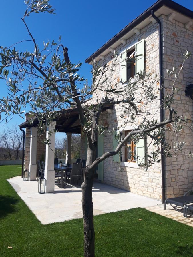 Villa Luksa Ґрожнян Екстер'єр фото